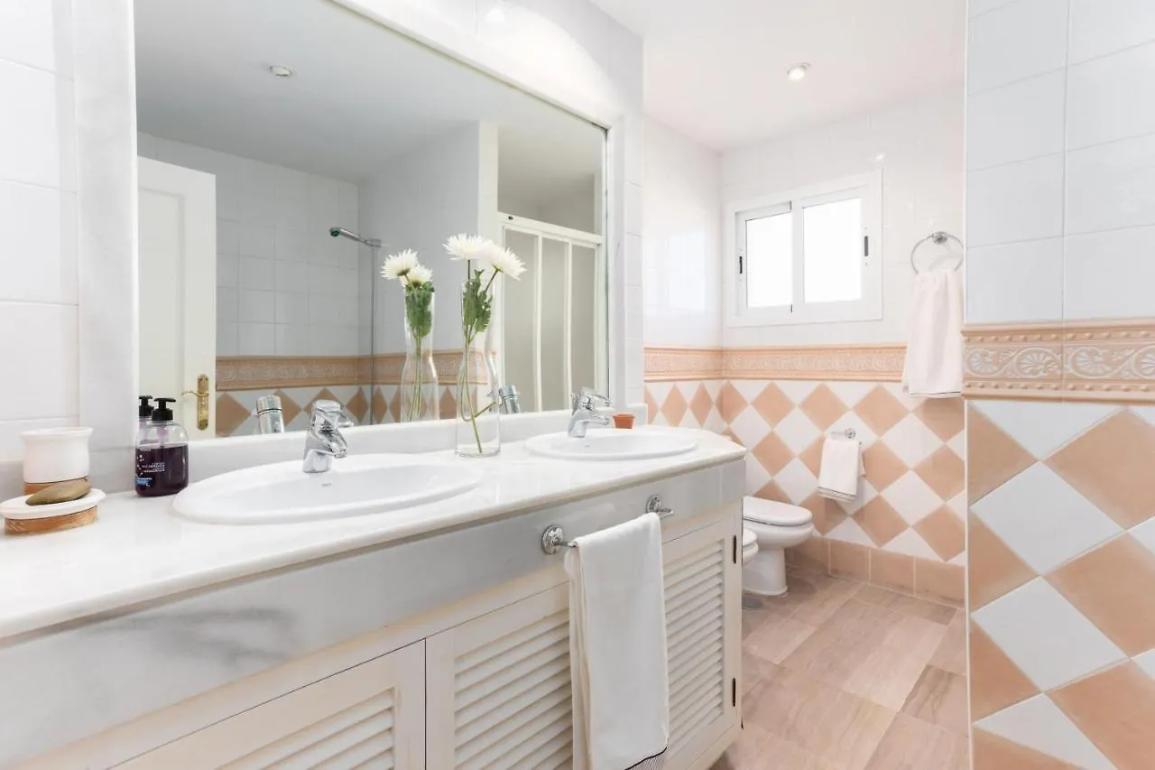 Homeforguest Front Line Beach Apartment In Hacienda Playa Marbella 0*,